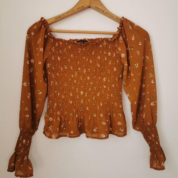 Heart Hips Smocked Blouse sz M - Picture 2 of 12